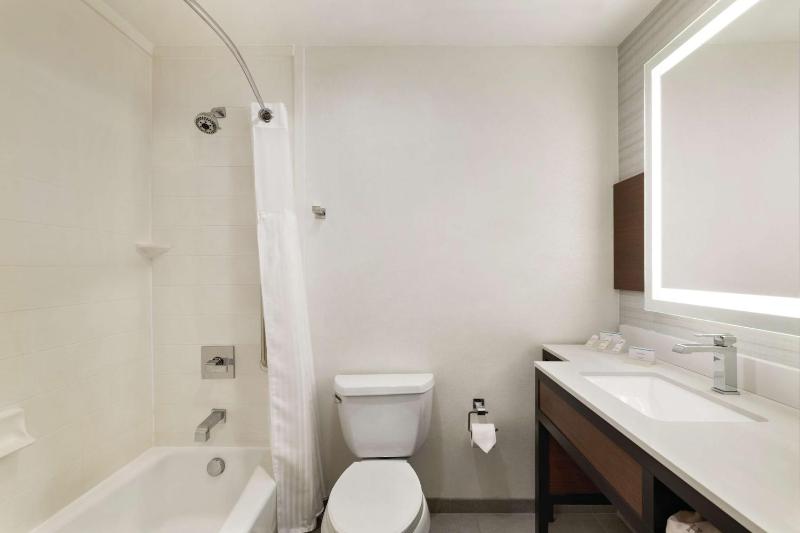 King Room image 3