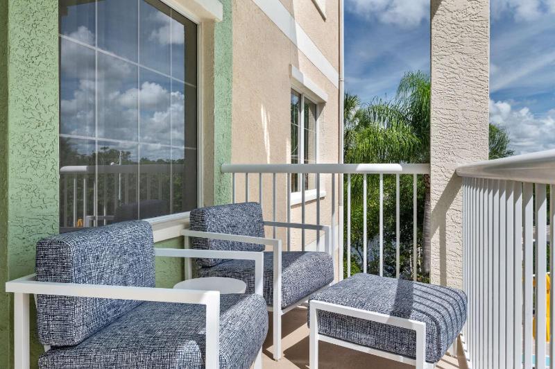 DoubleTree Suites By Hilton Naples - image 3