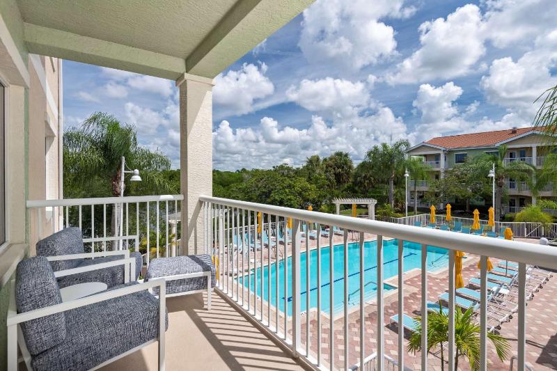 DoubleTree Suites By Hilton Naples - image 12