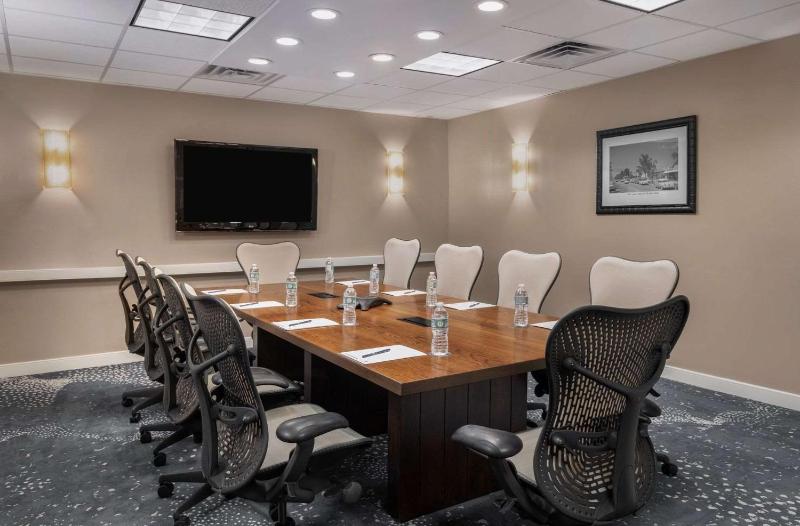 DoubleTree Suites By Hilton Naples - image 39
