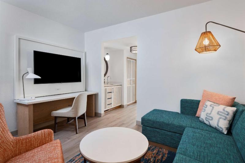 DoubleTree Suites By Hilton Naples - image 7