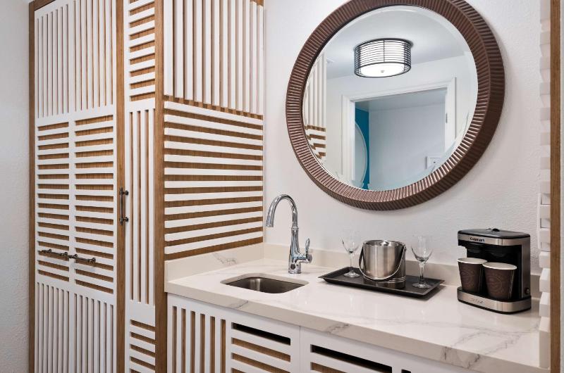 DoubleTree Suites By Hilton Naples - image 26