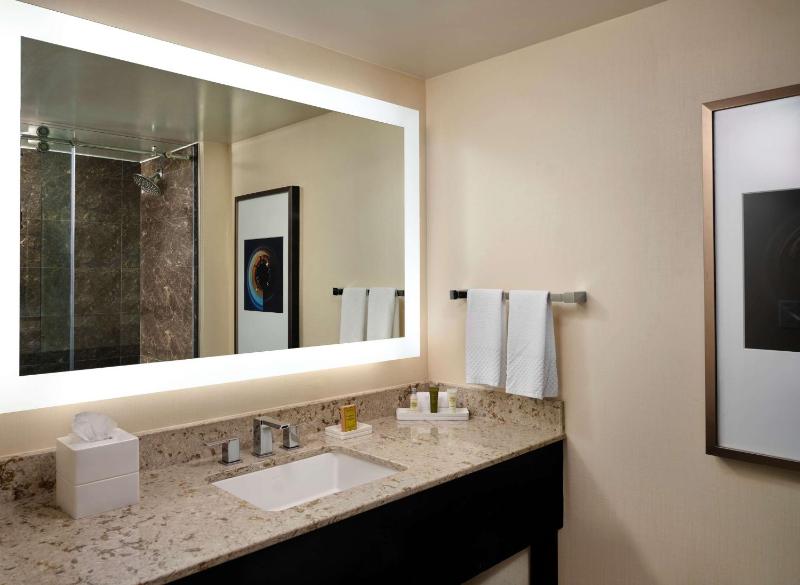 King Room image 4