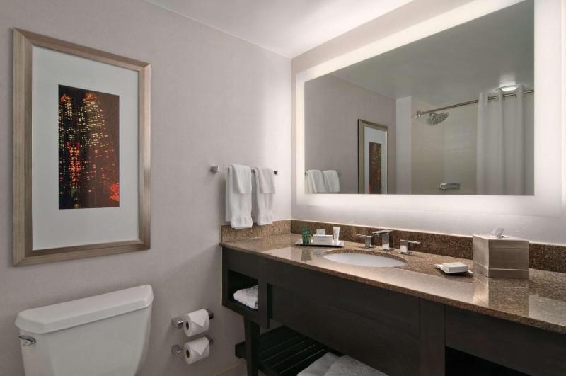 Double Room with Two Double Beds image 2