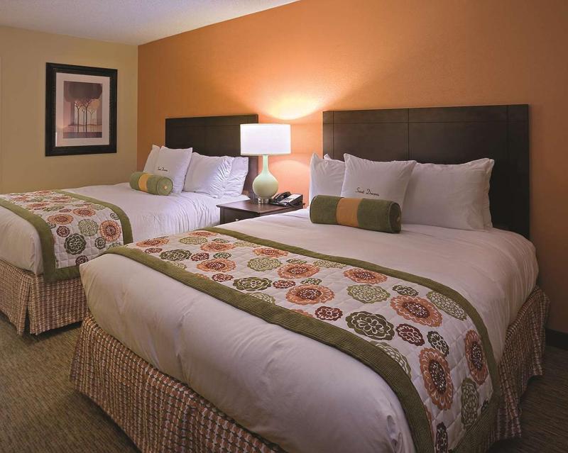 DoubleTree Suites by Hilton at The Battery Atlanta - image 13