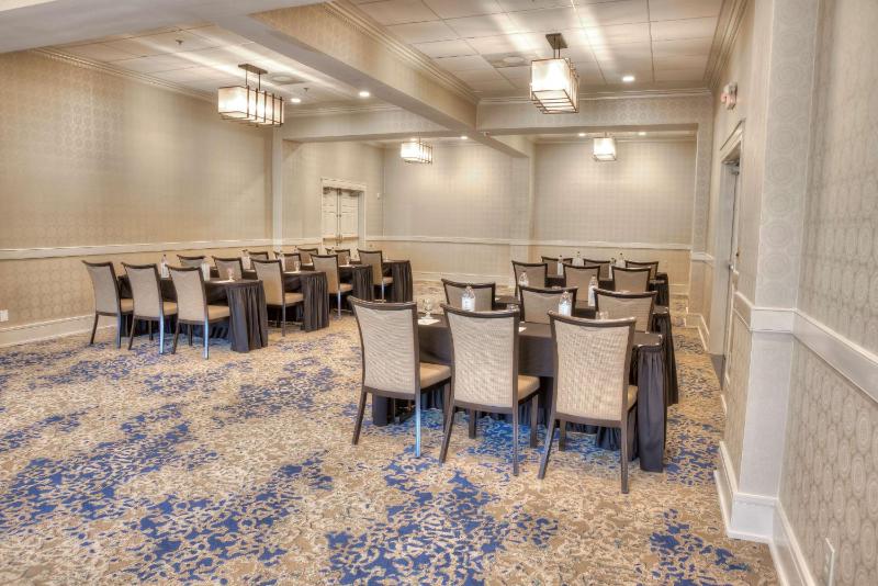 DoubleTree Suites by Hilton at The Battery Atlanta - image 26