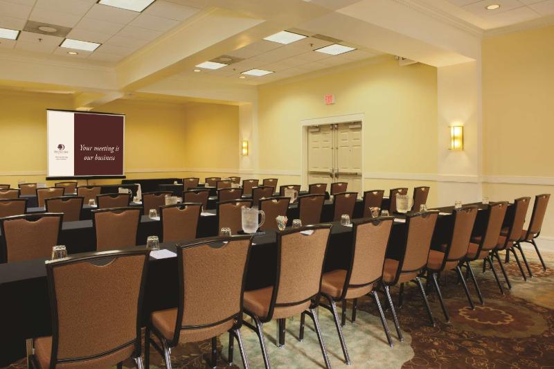 DoubleTree Suites by Hilton at The Battery Atlanta - image 12