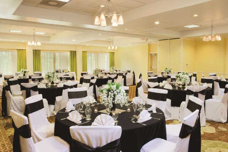 DoubleTree Suites by Hilton at The Battery Atlanta - image 32