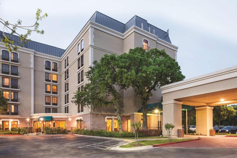 DoubleTree By Hilton Hotel Austin-University Area - image 17