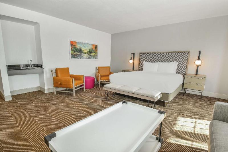 DoubleTree By Hilton Hotel Austin - image 14