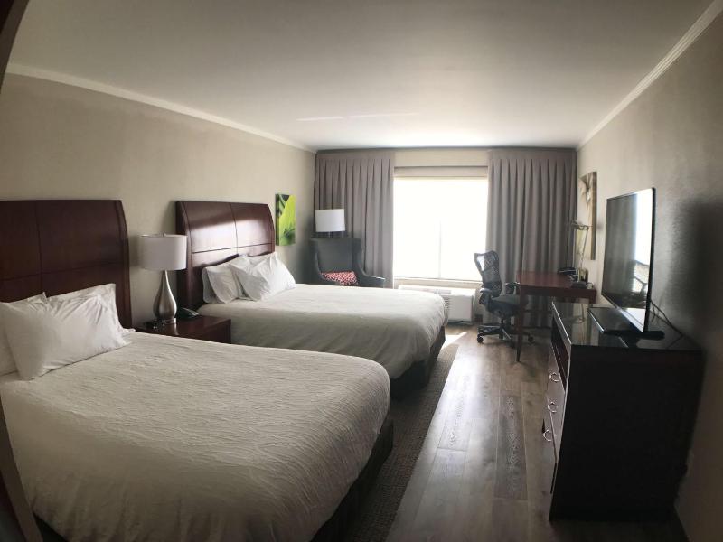 Queen Room with Two Queen Beds image 3