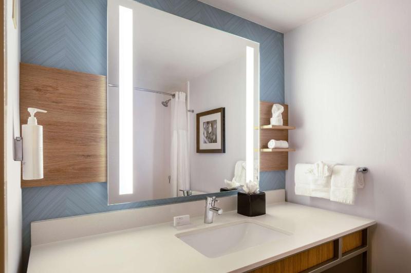 King Room image 2