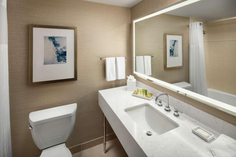 King Corner Room image 3
