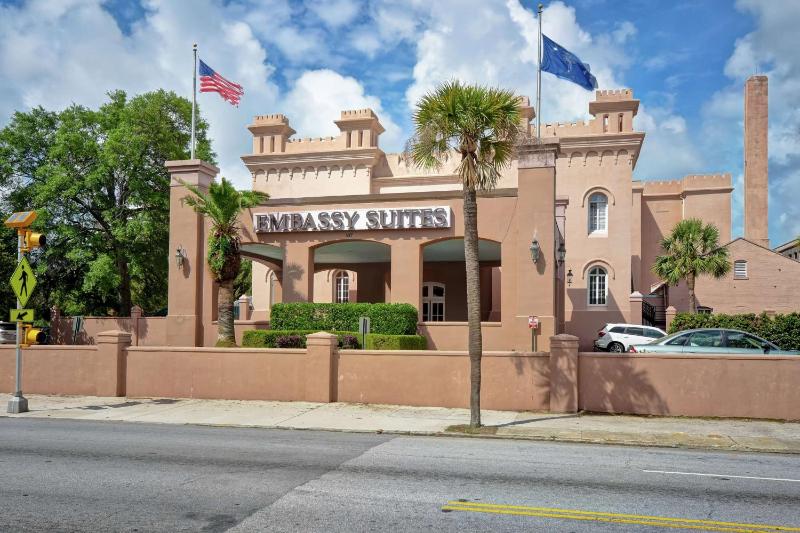 Embassy Suites by Hilton Charleston Historic District - image 1