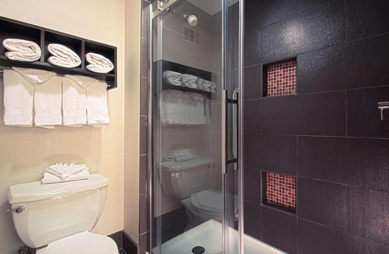 King Room - Non-Smoking image 2