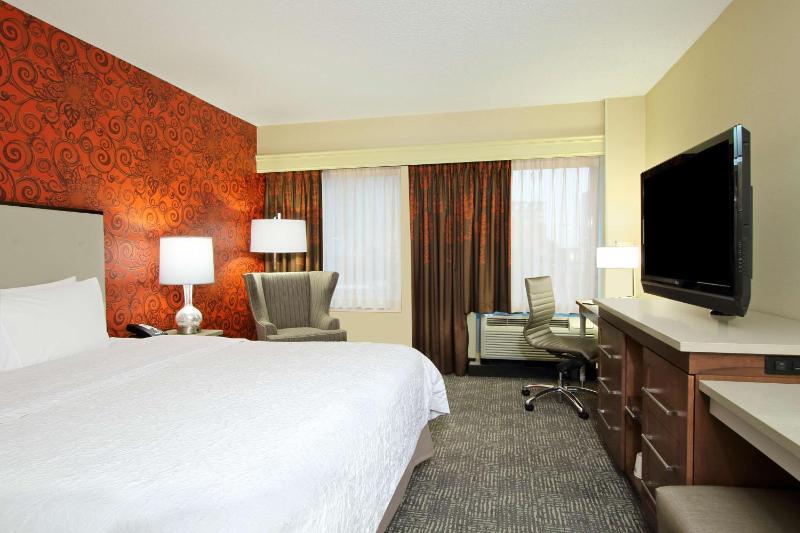 King Room - Non-Smoking image 3