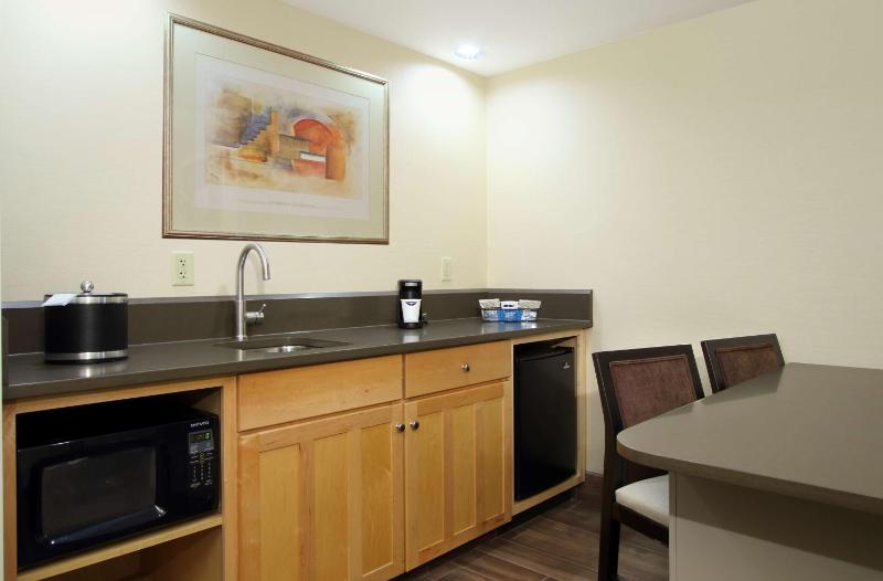 King Suite with Kitchen - Non-Smoking image 2