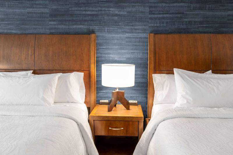 Queen Room with Two Queen Beds image 3