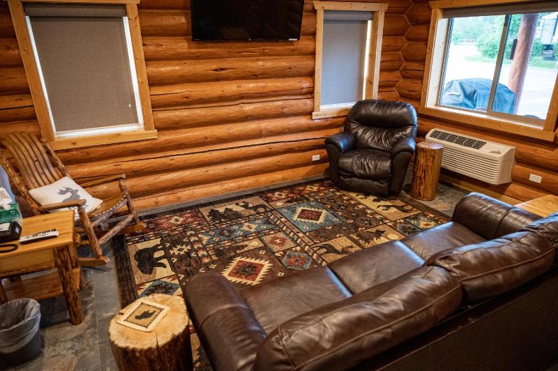 Two-Bedroom Cottage image 4