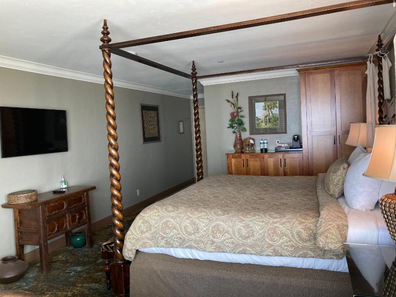 King Room with Ocean View image 4