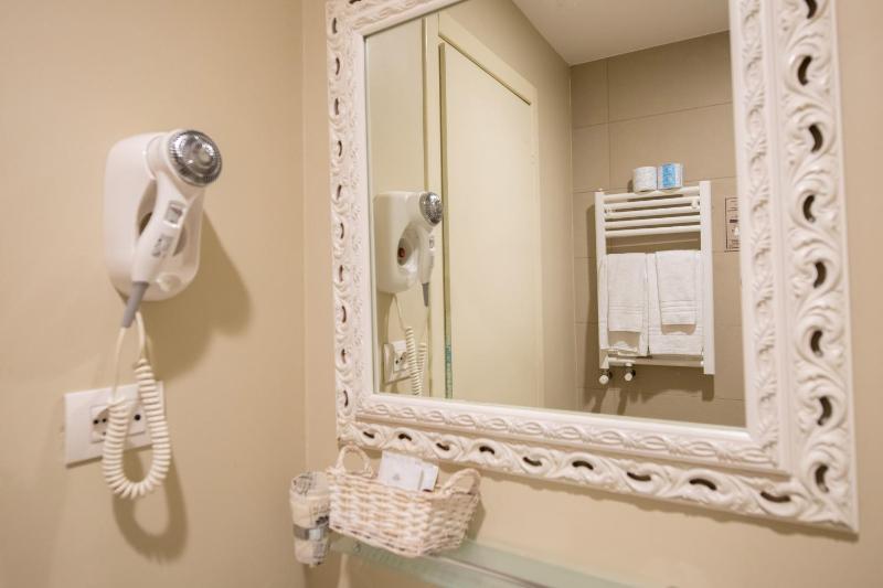 Double Room image 4
