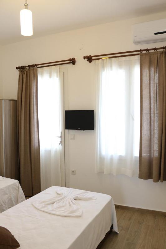 Double or Twin Room image 2