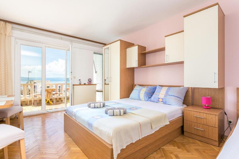 Apartments by the sea Brela Makarska - 18356 - image 7