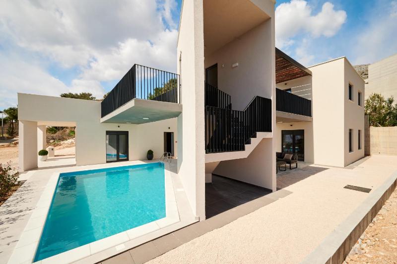 Luxury villa with a swimming pool Rat Omis - 21548 - image 21