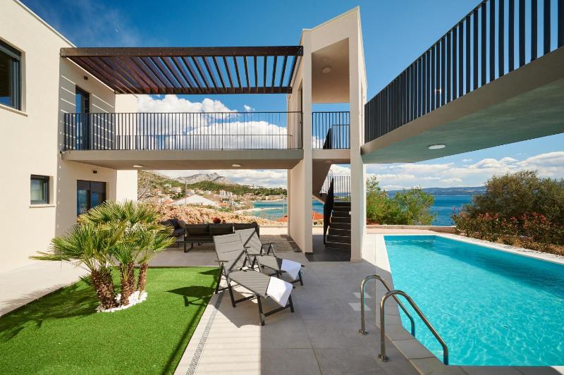 Luxury villa with a swimming pool Rat Omis - 21548 - image 33