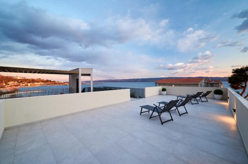 Luxury villa with a swimming pool Rat Omis - 21548 - image 13