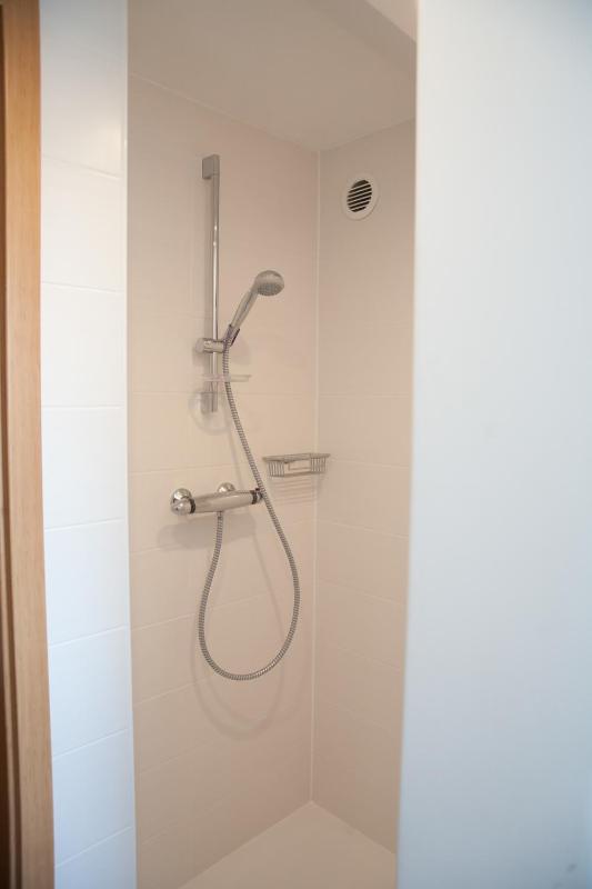 Apartment with four bedrooms image 2