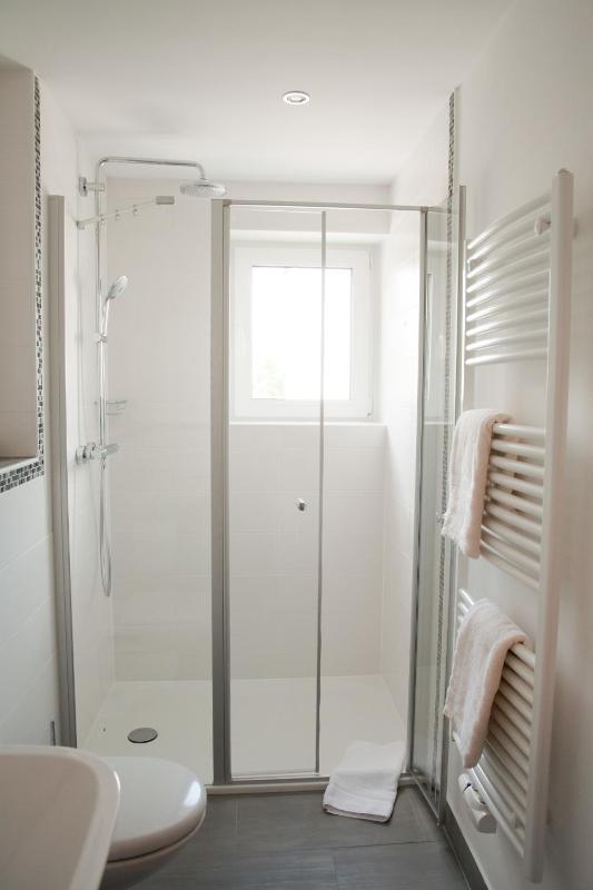 One-Bedroom Apartment with twin beds (2 Adults) image 3