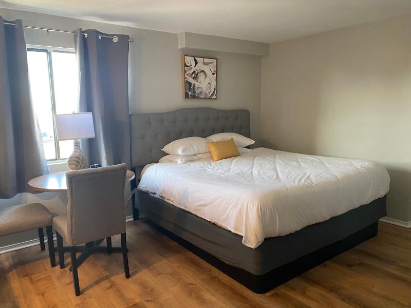 King Room image 2