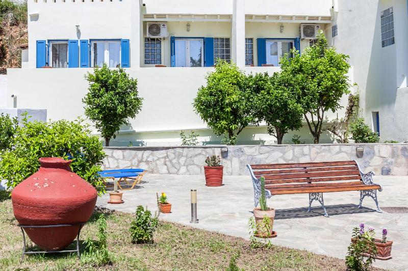 Stafylos Suites & Boutique hotel - image 39