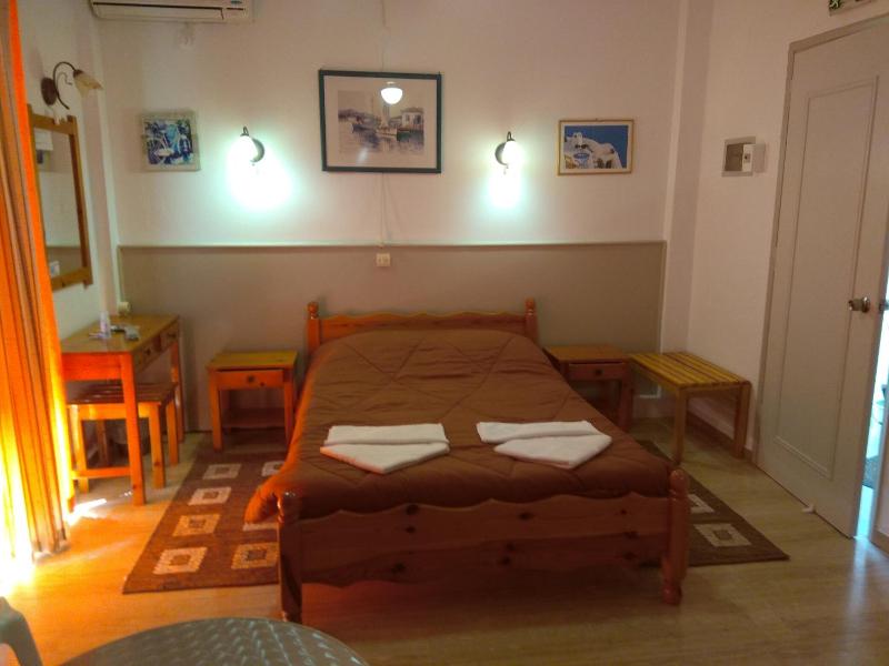 Studio (2 Adults) - Upper Floor image 4