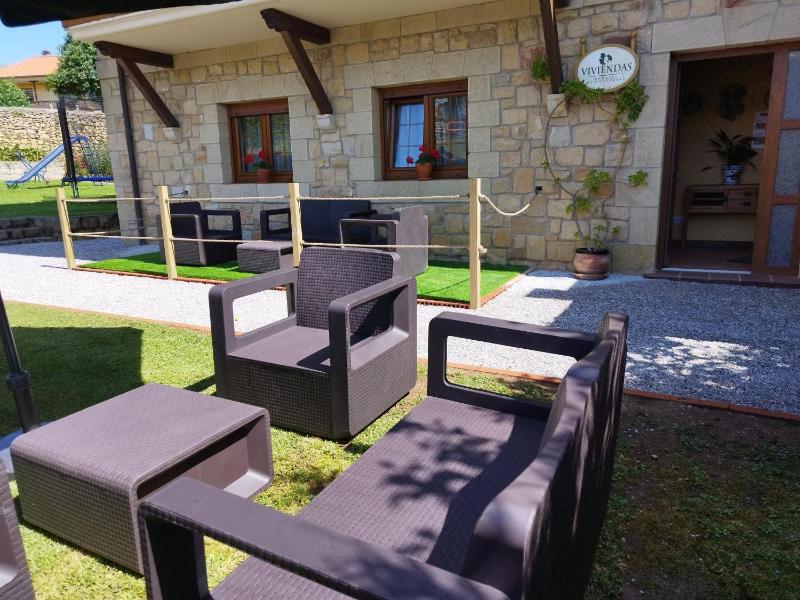 One-Bedroom Apartment with Garden View image 1