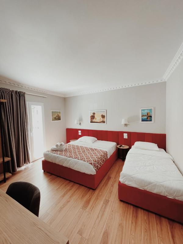 Comfort Triple Room image 2