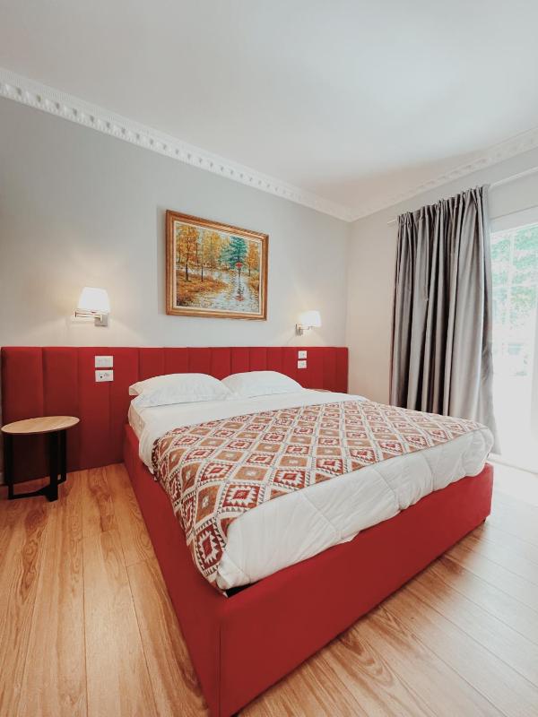 Double Room with Mountain View image 3