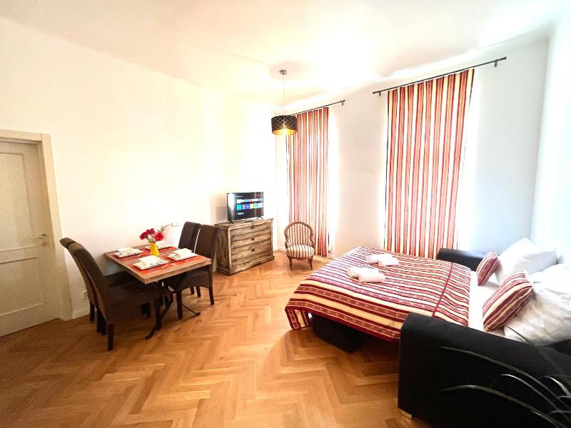 Amazing Apartment Zborovska - image 10