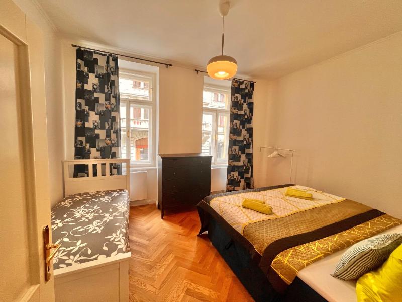 Amazing Apartment Zborovska - image 14