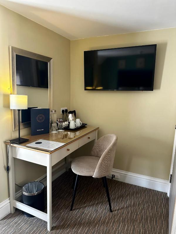 Classic King Room  image 3