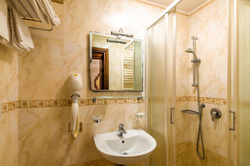 Classic Single Room image 2