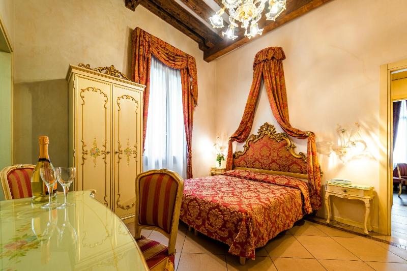Superior Double Room image 2