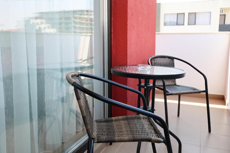 Studio Apartment image 4