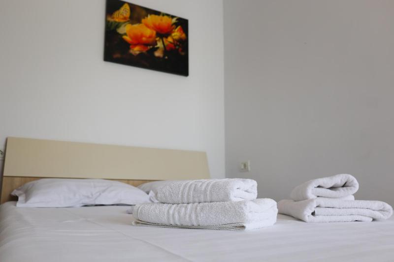 Double Room with Balcony image 3