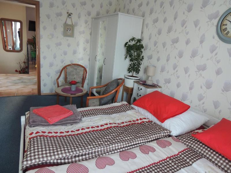 Standard Double Room image 3