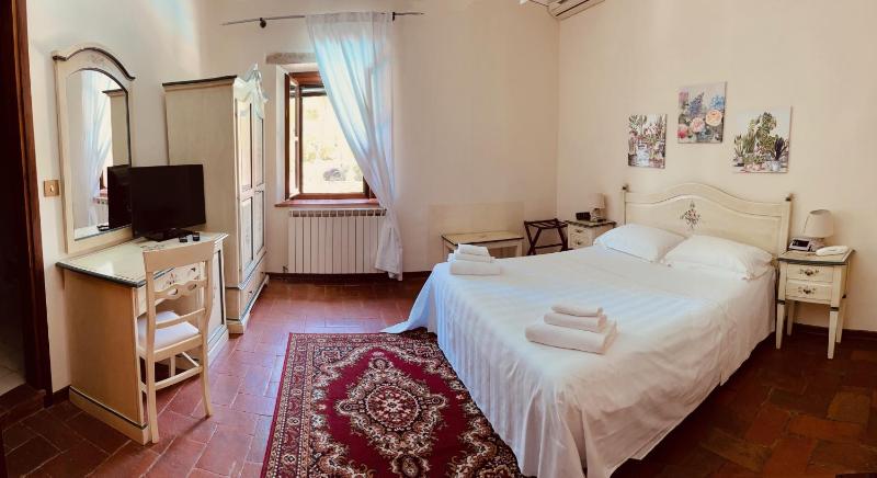 Comfort Double Room image 3