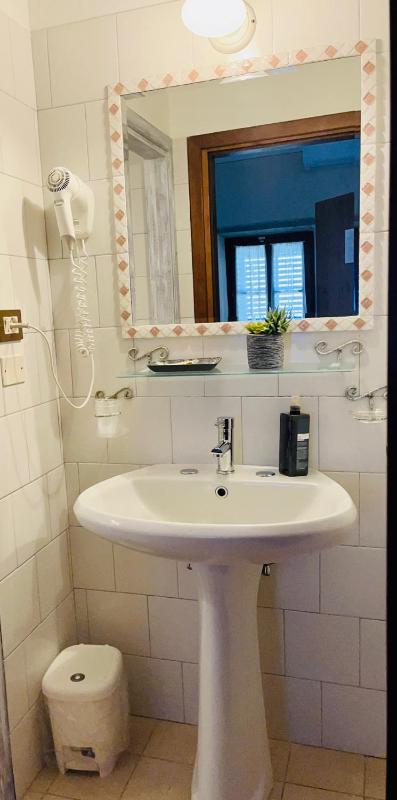 Superior Double Room image 4