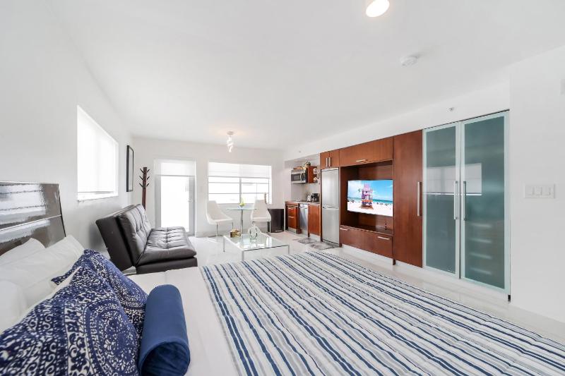 Strand Ocean Drive Suites - image 39