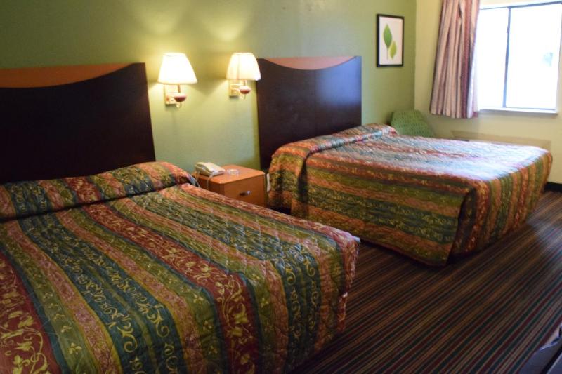 Double Room image 3